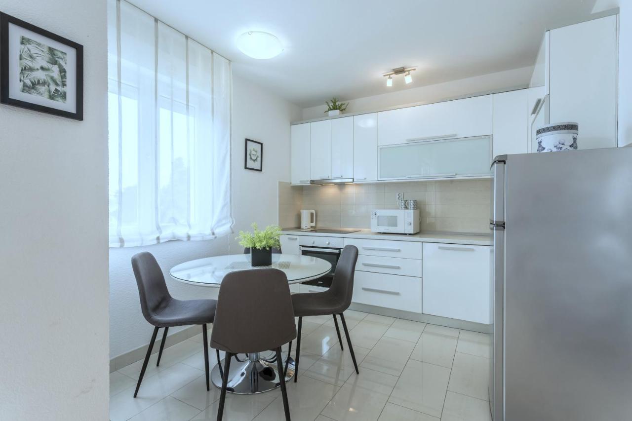 Iris Beach Apartments Kaštela 外观 照片